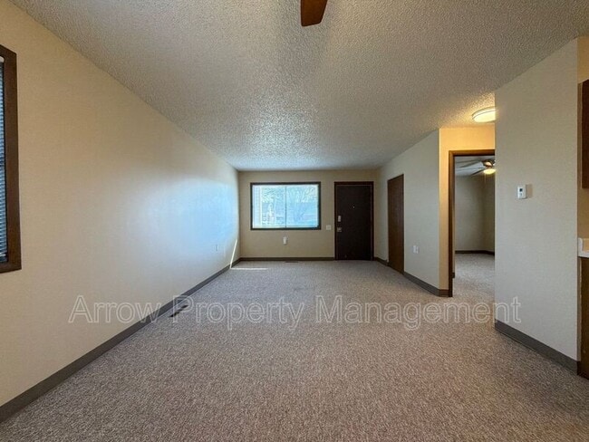 Building Photo - 11141 N 137