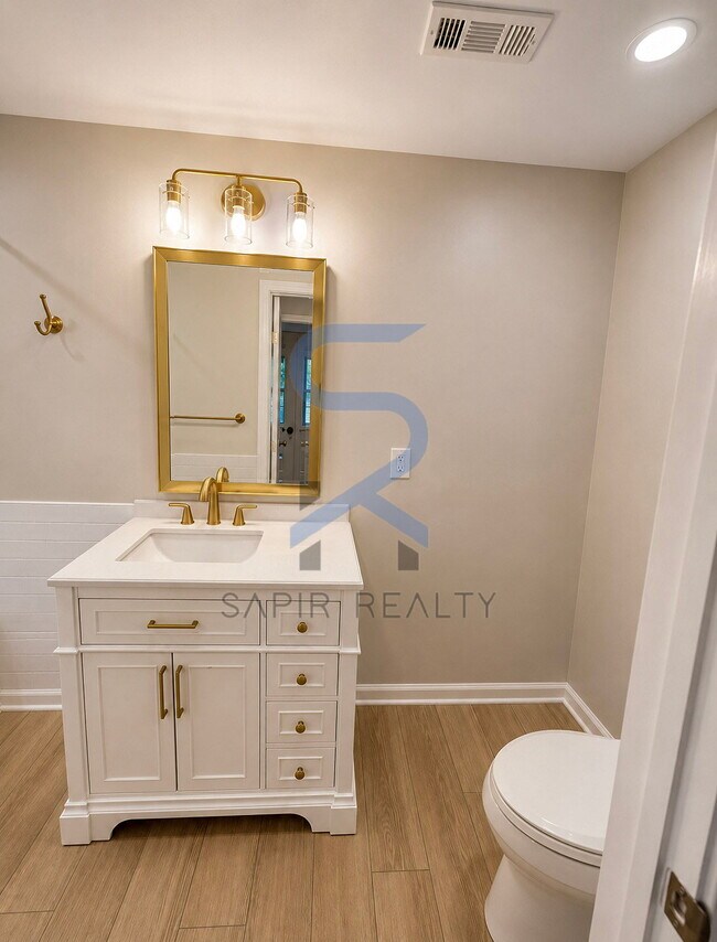 Building Photo - PRELEASING! Spacious & Stunning 5BR/3BA in the Heart of North Druid Hills