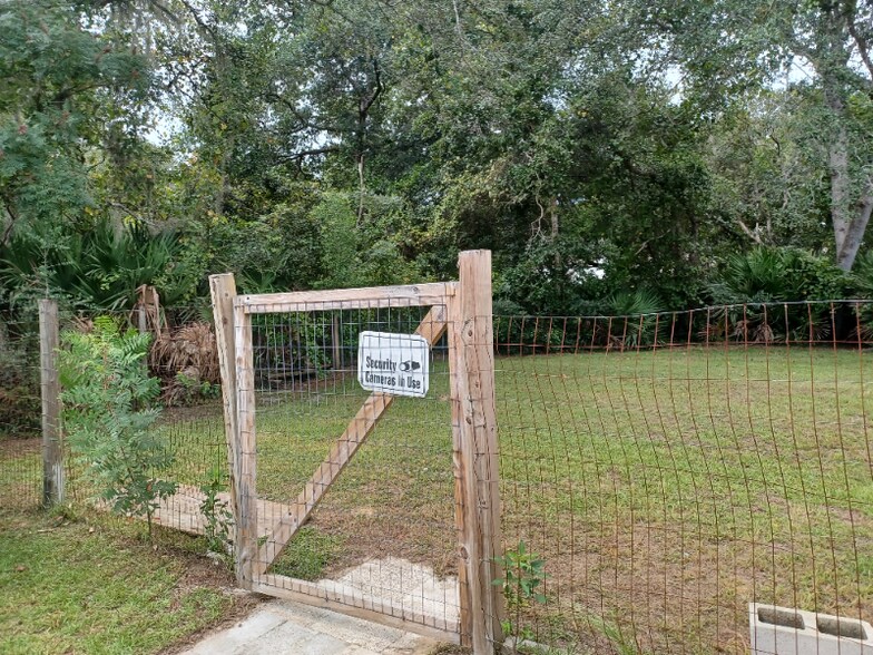Building Photo - 7301 Doe Run Rd