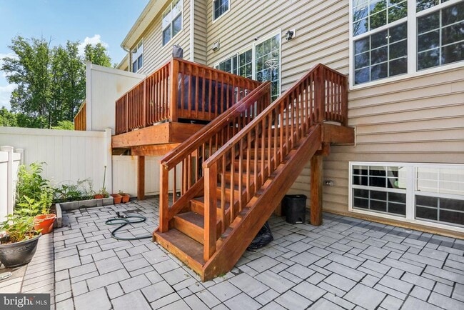 Building Photo - 206 Shields Ct