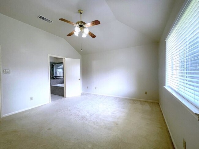 Building Photo - 15514 Heritage Country Ct