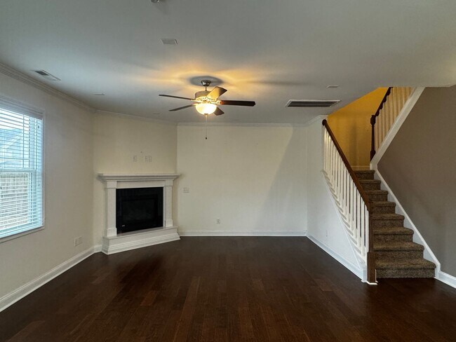 Building Photo - 5 Bedroom 3 Bath Home In Grays Creek