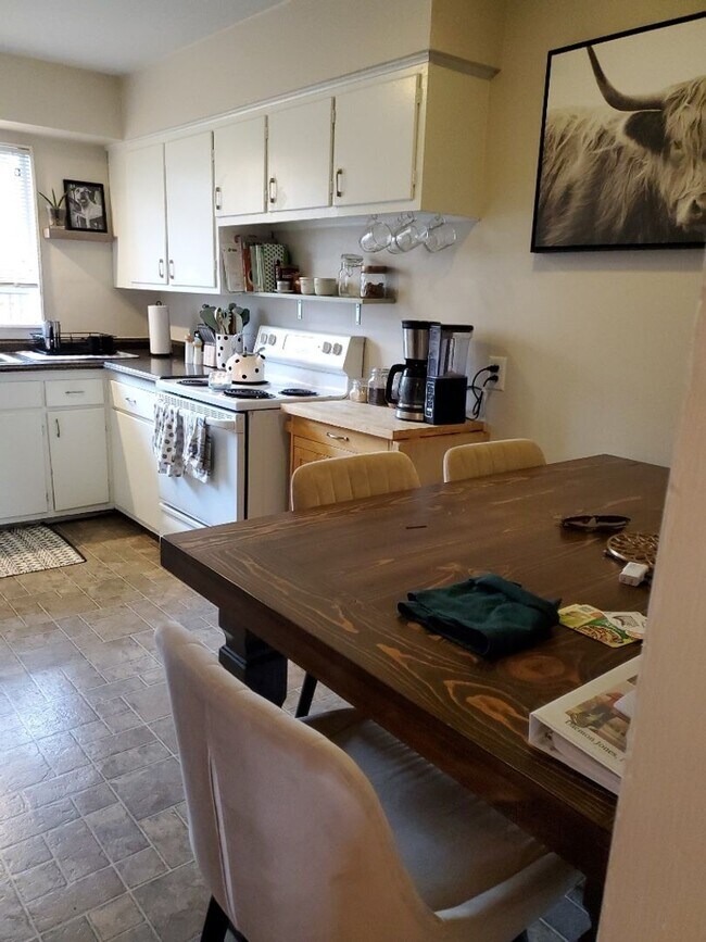 Building Photo - 1716-1718 Morningside Dr