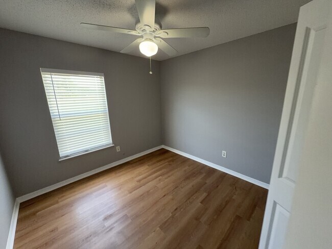 Building Photo - 502 San Gabriel Ct