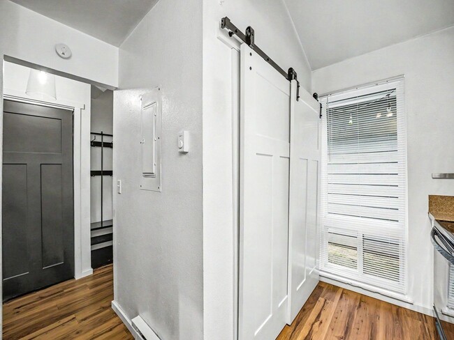Building Photo - Spacious 2-Story Condo in a Quiet, Well-Located Community!