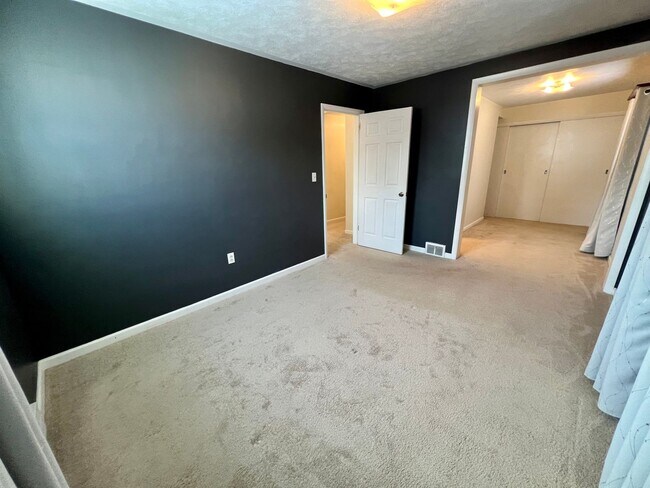 Building Photo - Charming Home - 2 Bedrooms 2 Bathroom - Mo...