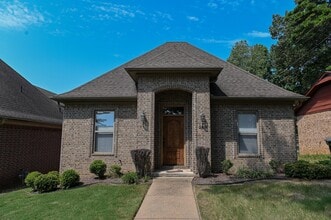 Building Photo - 2816 Lehigh Dr