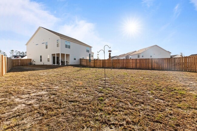 Building Photo - Colony at Towne Pointe