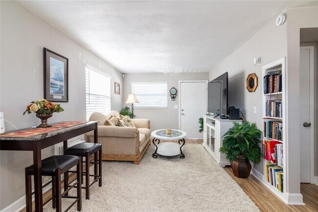 Building Photo - 5434 9th Ave N