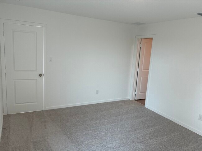 Building Photo - Charming 4 beds 2 baths in San Antonio!