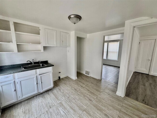 Building Photo - 15030 Rossini Dr