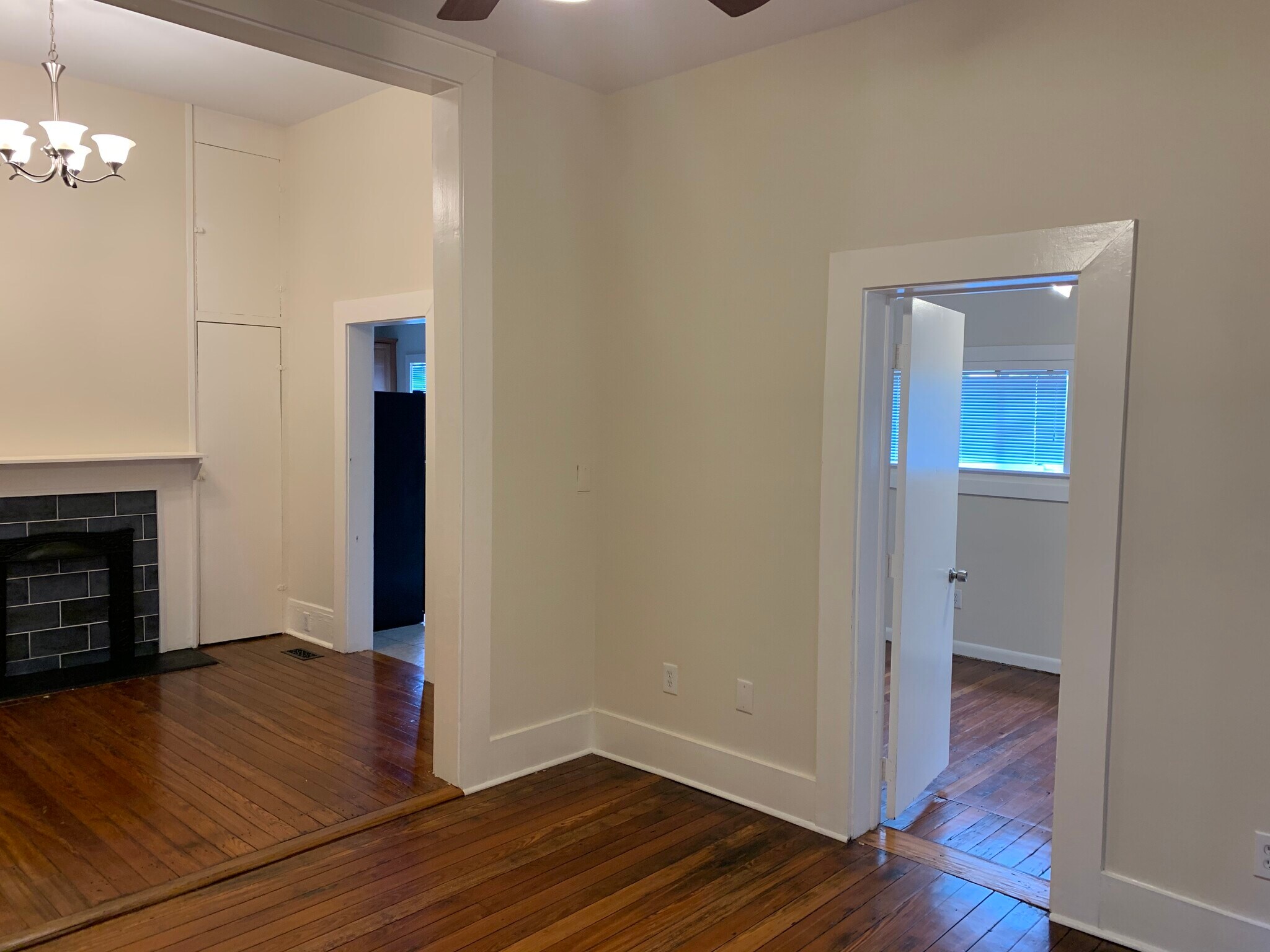 Building Photo - 903 Montgomery St