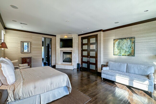 Building Photo - 11470 Dona Evita Dr