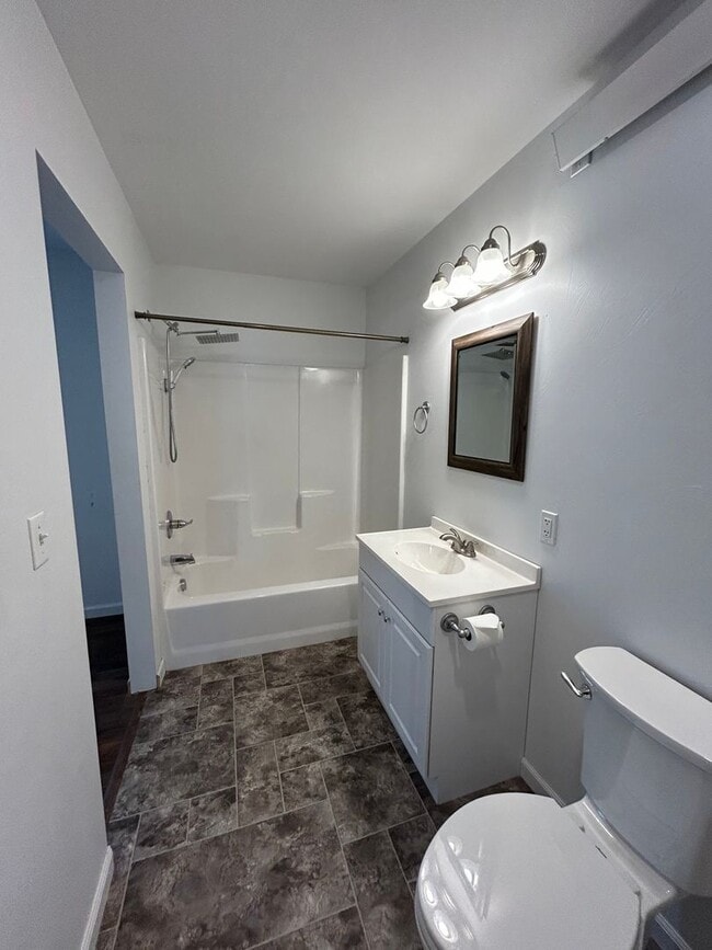 Building Photo - 11 Mullin St