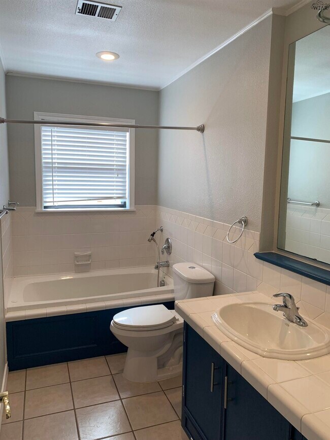 Building Photo - 2902 McNiel Ave