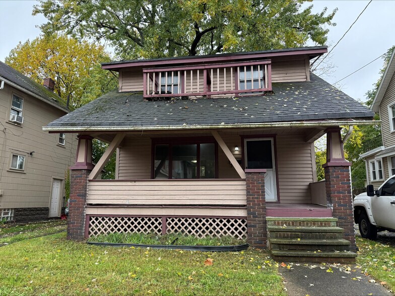 Primary Photo - 140 Brighton Dr