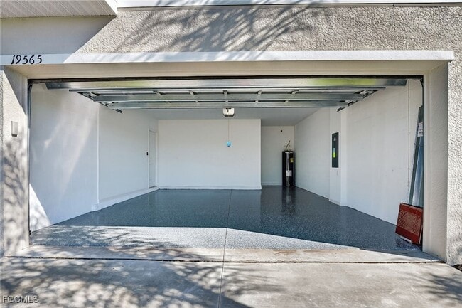 Building Photo - 19525 Fairhill Ct