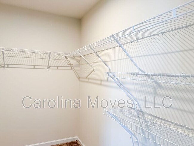Building Photo - 345 Bucklebury Rd