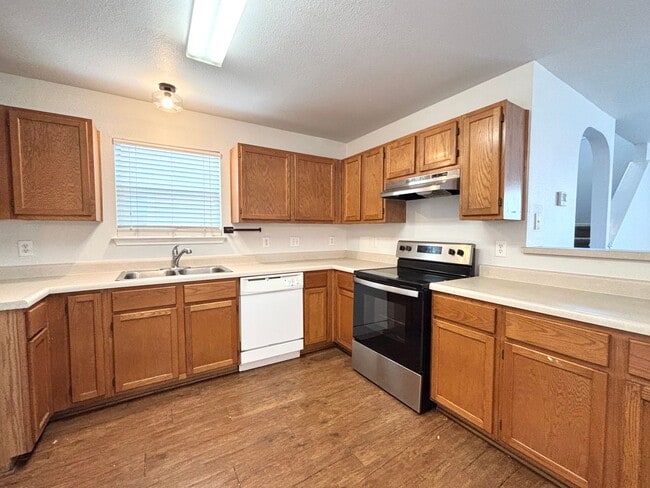 Building Photo - 4015 Desert Cir