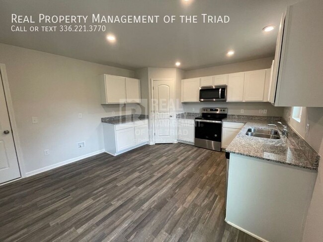 Building Photo - 6395 Century Ln