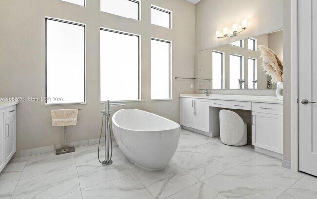 Building Photo - 8533 Ganton Dr