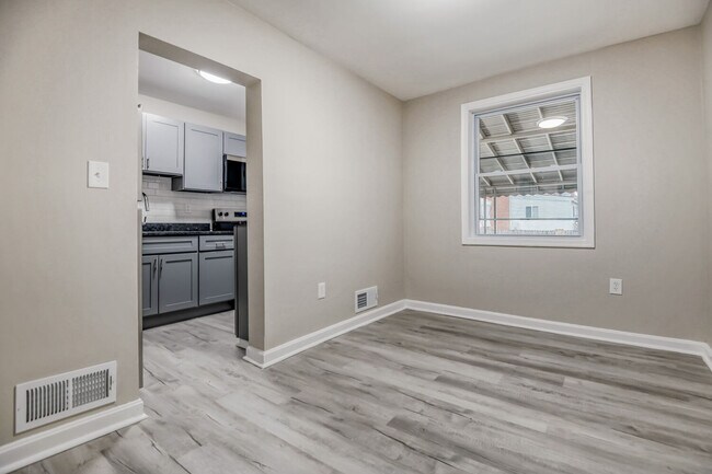 Building Photo - 8413 Kavanagh Rd