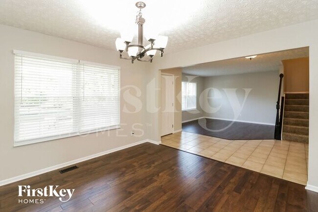 Building Photo - 2 Pebblestone Ct