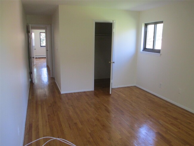Building Photo - 15 Brevoort Dr