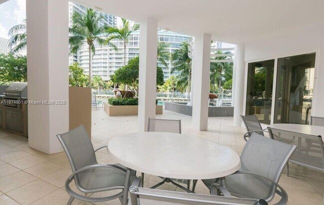 Building Photo - 901 Brickell Key Blvd