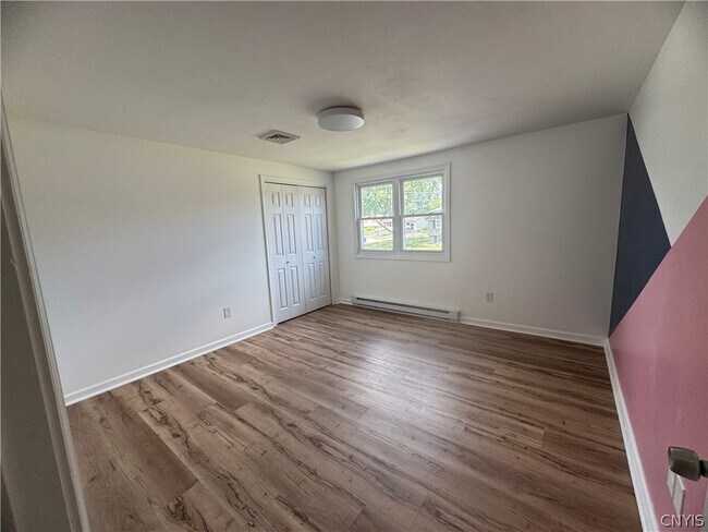 Building Photo - 110 Lake Country Dr