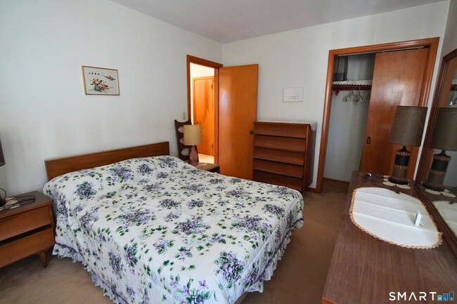 Building Photo - 30 Day Spring Ave