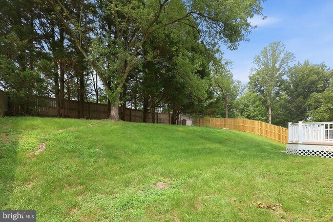 Building Photo - 7690 Green Garland Dr