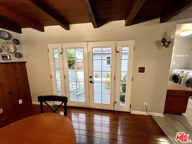 Building Photo - 2903 W Carson St