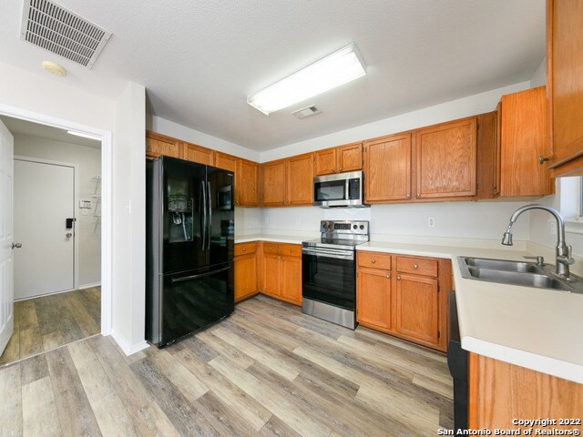 Building Photo - 9102 Valhalla-