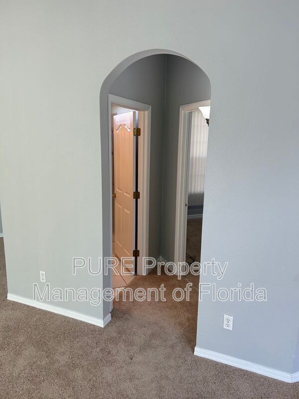 Building Photo - 10346 SW 64th Ct