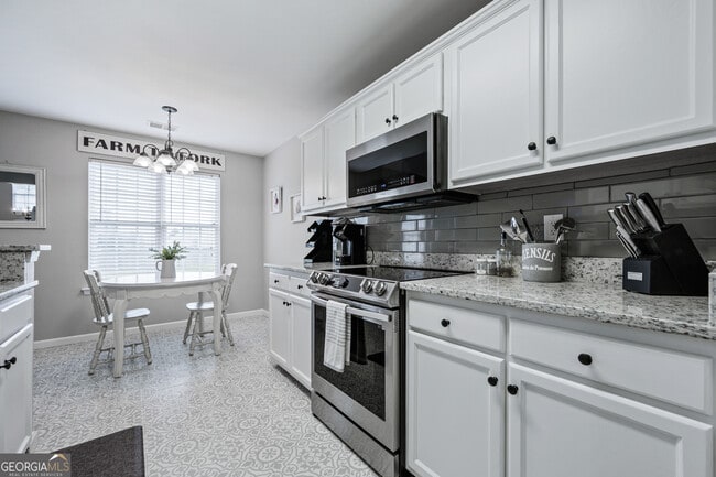 Building Photo - 11 Cobblestone Dr NW