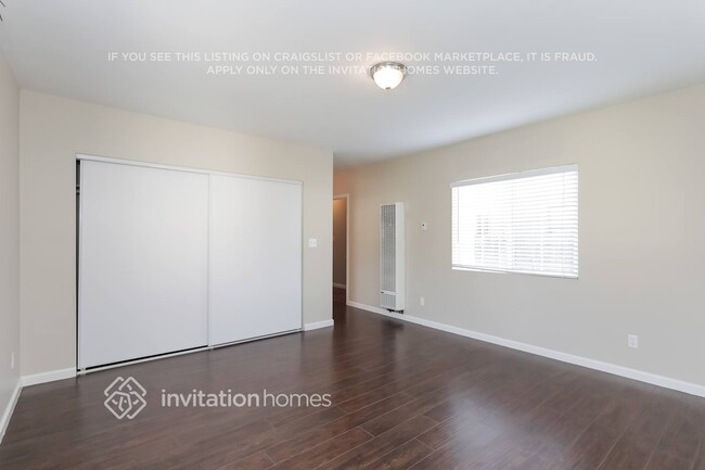 Building Photo - 9471 La Salle Ave