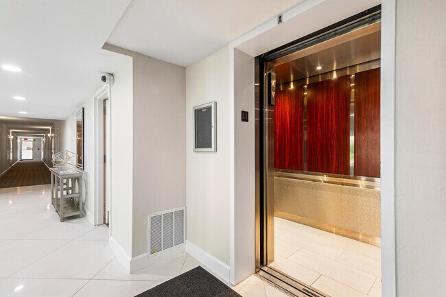 Elevator - 1236 Hillsboro Mile