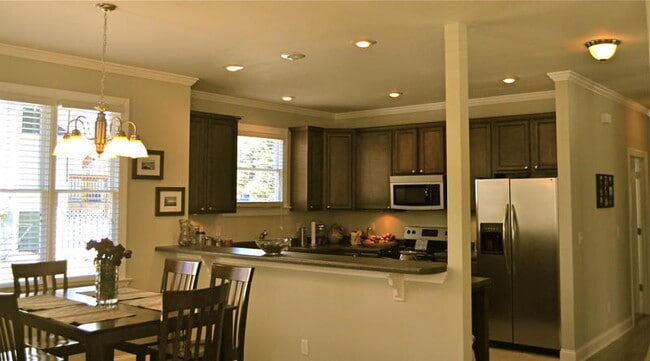 Building Photo - 1607 Chamberlain Ave.