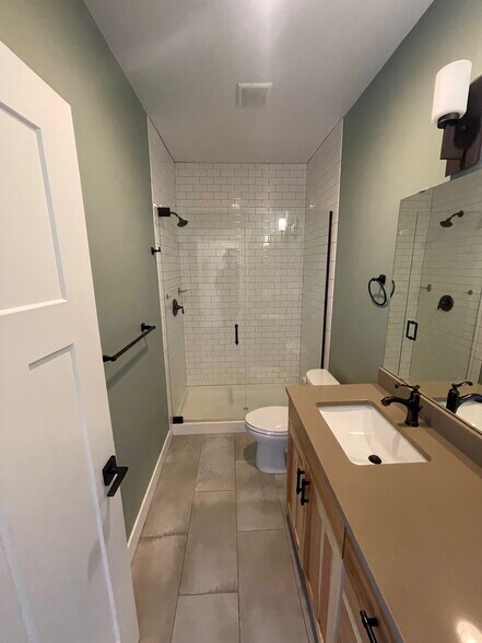 Building Photo - 2311 E John St