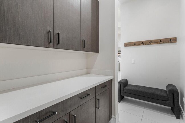 Building Photo - 17317 Santaluce Mnr