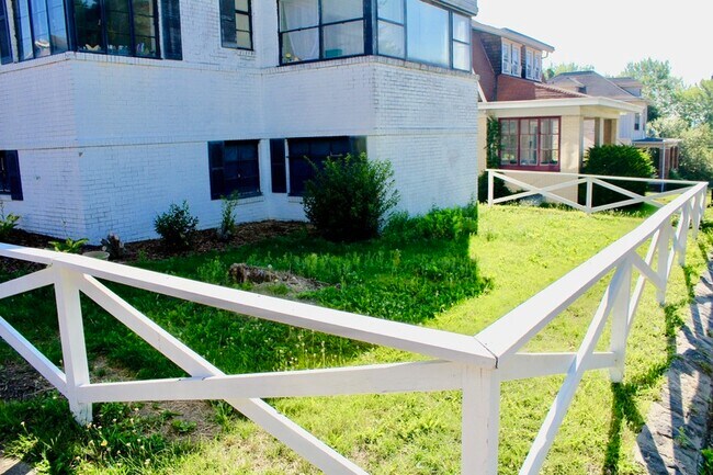 Building Photo - 604 Wilkins St