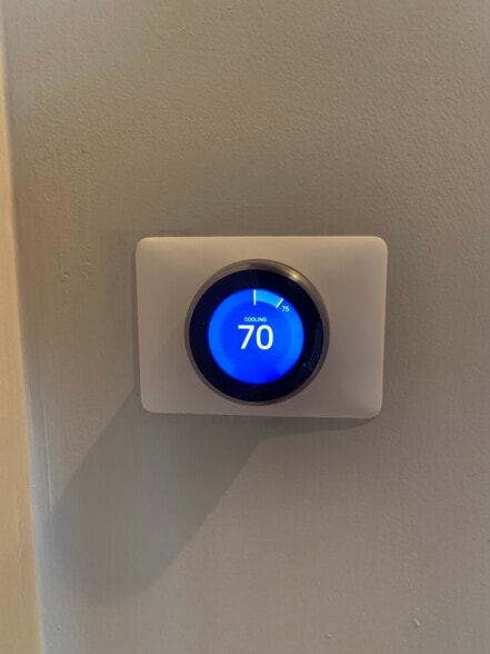 Building Photo - 141 N Water St