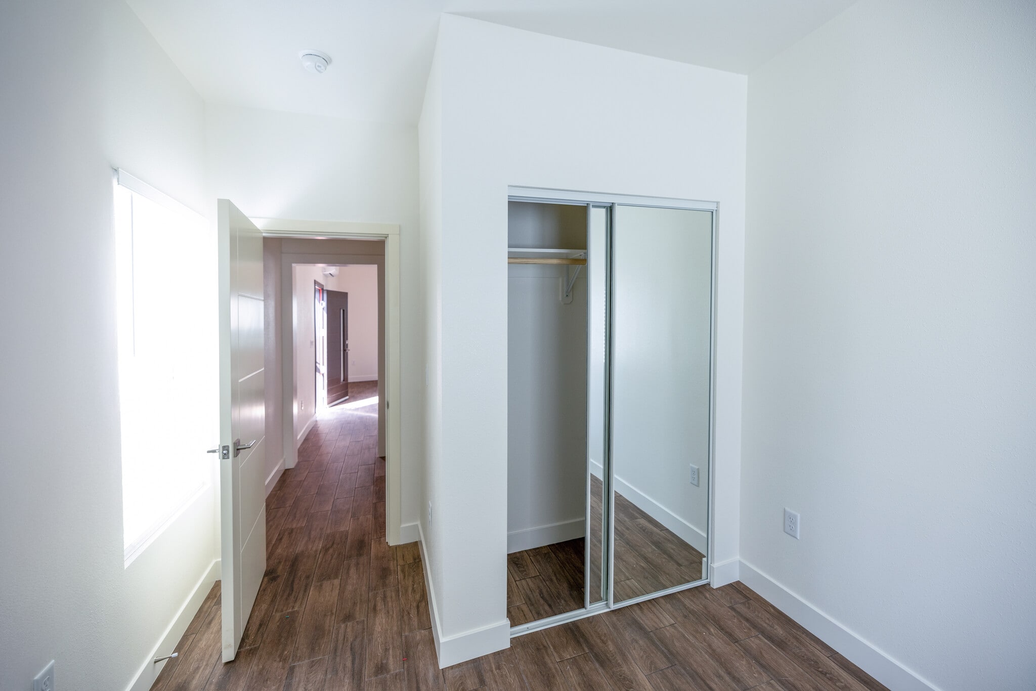 Building Photo - 1128 W 39th St