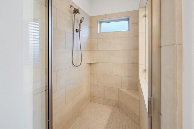 Building Photo - 15906 Golden Trails Ct