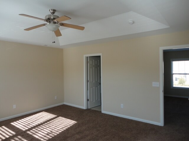 Building Photo - 611 Blue Lake Dr