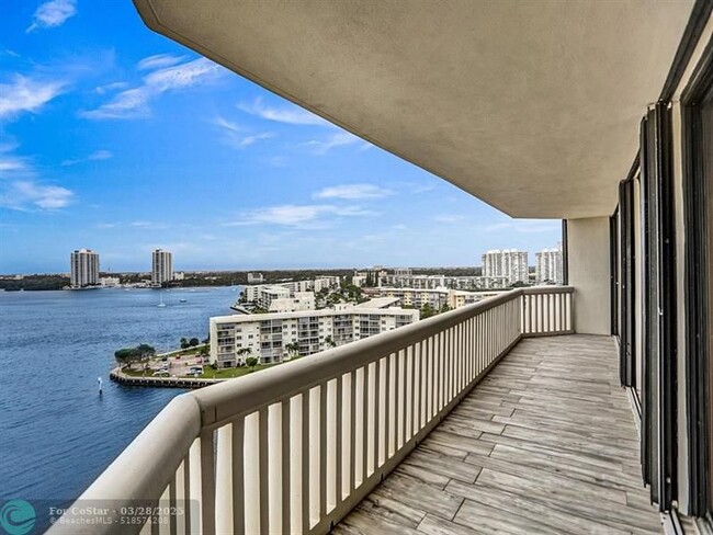 Building Photo - 1000 W Island Blvd