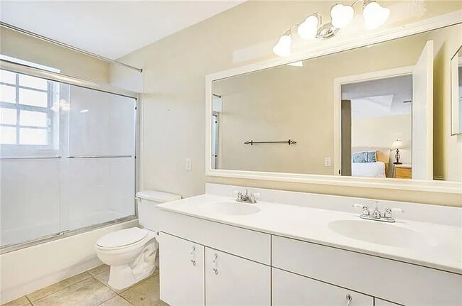 Building Photo - 4050 Eastridge Dr