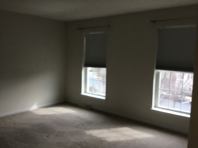 Building Photo - 3030 Meridian Cmns