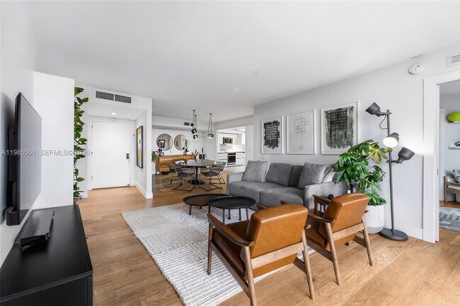 Building Photo - 1111 Crandon Blvd